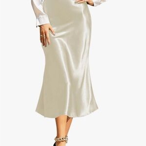 Auruza Elegant Cream Satin Skirt XS - NWT